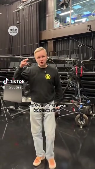 0109337f2f9b7c3d.mp4