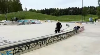 049e0f5bfe928bd4.mp4