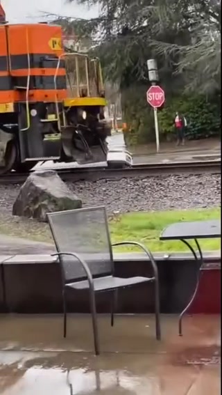 07e72939f379c3d7.mp4