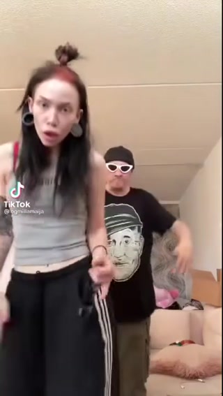 090f04d679a1a65a.mp4