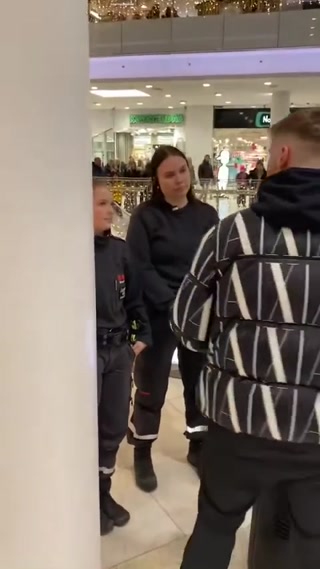 18ae75d2261a7ddf.mp4