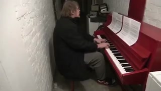 1d483dc19fd4c19a.mp4