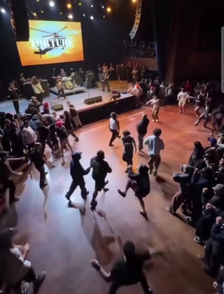 2f1cad78954d7ba0.mp4