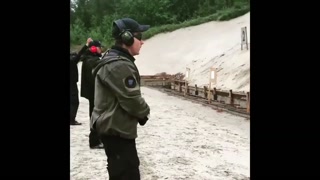 4e00ca43b42c1fad.mp4