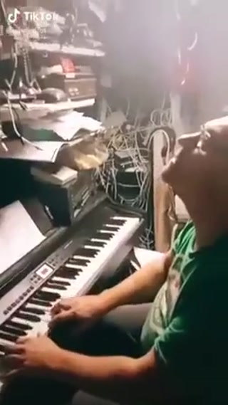 57456db2746f1f1f.mp4