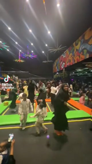 6288cf07a8b4c8be.mp4