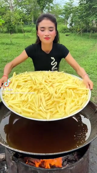 6828aaa83b02e1cf.mp4