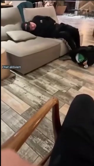 7b320f8d18b8fbd5.mp4