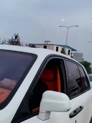 932b9ad7538bbdd7.mp4