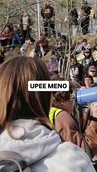 b11e4e04f4c09551.mp4