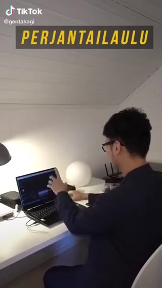 b5798a0353aa1495.mp4