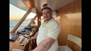 b606862fddf23e01.mp4