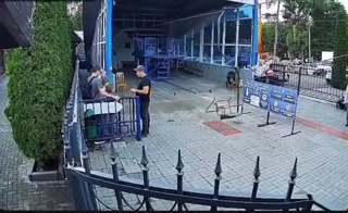 b60a8d504bf34398.mp4