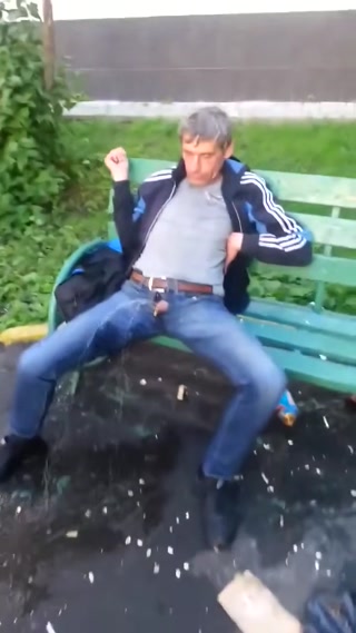 b84dd7e93df7fa03.mp4