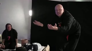 b8f2ebf025b39c05.mp4