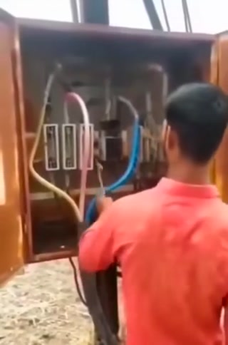 ba371285c6e2a75f.mp4