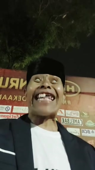 bbf527eb7c5c84fb.mp4