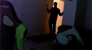 fedc24b9e21c2de9.mp4